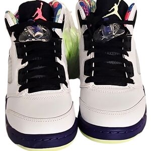 Model: Air Jordan 5 Retro GS
Colorway: Easter
Style Code: DB3024-100
Size: 5Y (Y